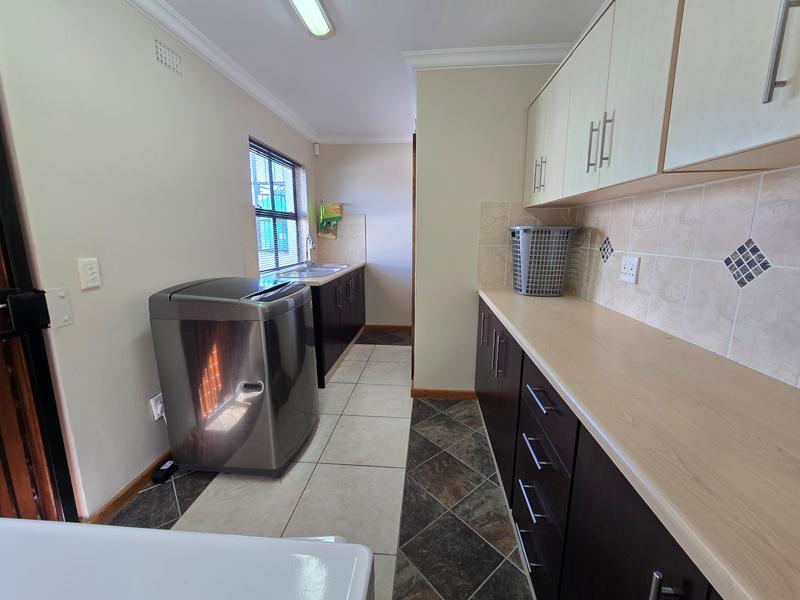 5 Bedroom Property for Sale in Golden Mile Western Cape
